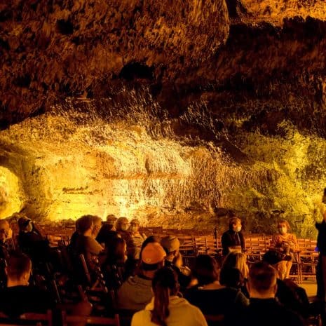 cueva de los verdes