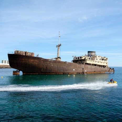 Barco encallado Telamon