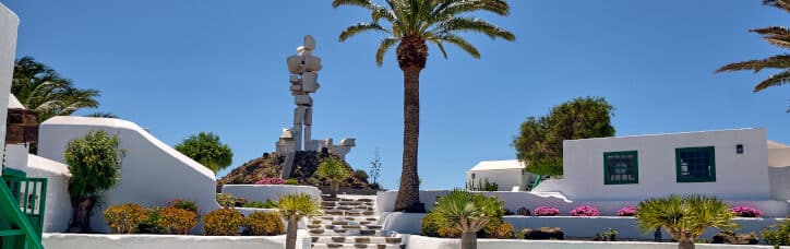 Monumento al Campesino from below the stairs